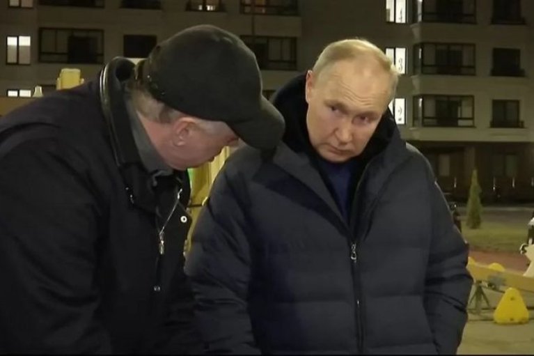 "Це все неправда": Путіна звинуватили у постановці під час візиту до Маріуполя, відео з сайту Кремля