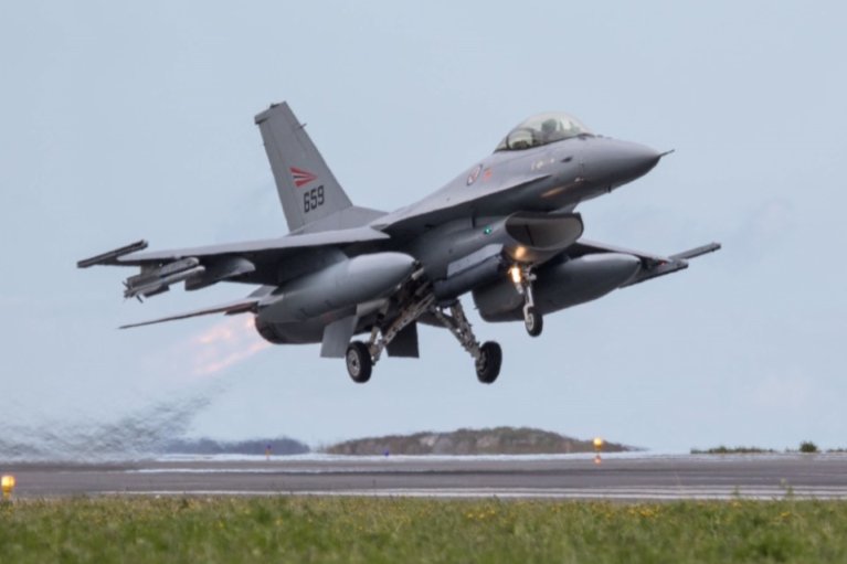 Украине запрещено использовать F-16 и все оружие от Бельгии на территории России, — премьер де Кроо
