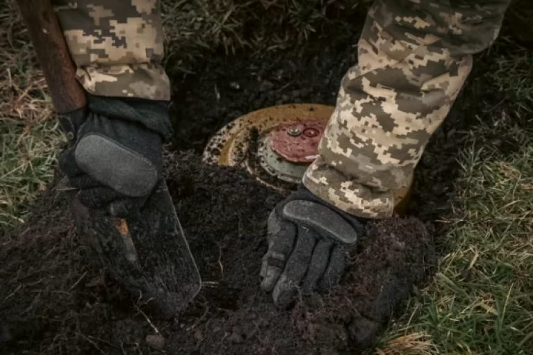 В Генштабе уверяют, что в текущем году установили десятки тысяч мин на Харьковщине