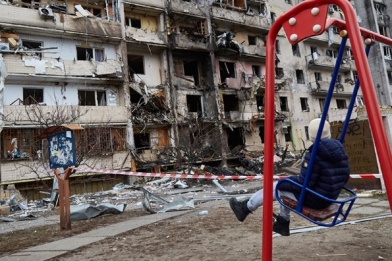 В Украине 528 детей погибли от российских рук, шаров, ракет или дронов. Еще 1 230 детей получили ранения