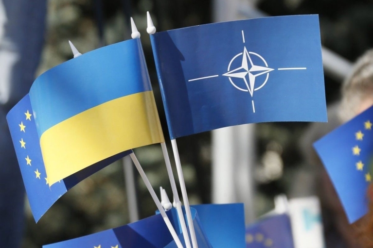 Страны-члены НАТО обещают помочь Украине в защите от ракетных атак: опубликовано заявление министров