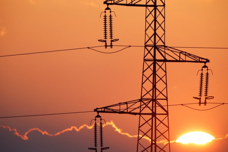Україна розпочала імпорт електроенергії з Білорусі в аварійному порядку
