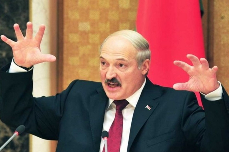 Лукашенко вигадав черговий фейк: звинуватив Україну у спробі завдати удару по Білорусі
