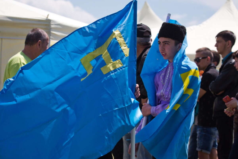 Російські окупанти навмисно роздають повістки кримським татарам