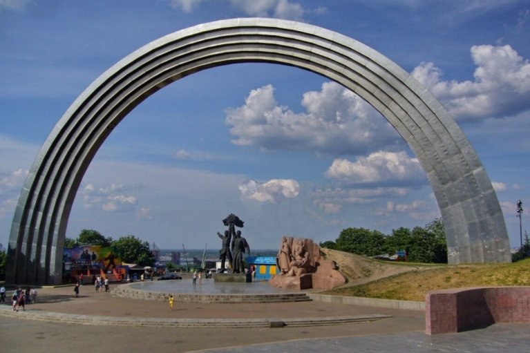 В Минкульте разрешили снести "Арку дружбы народов" в Киеве