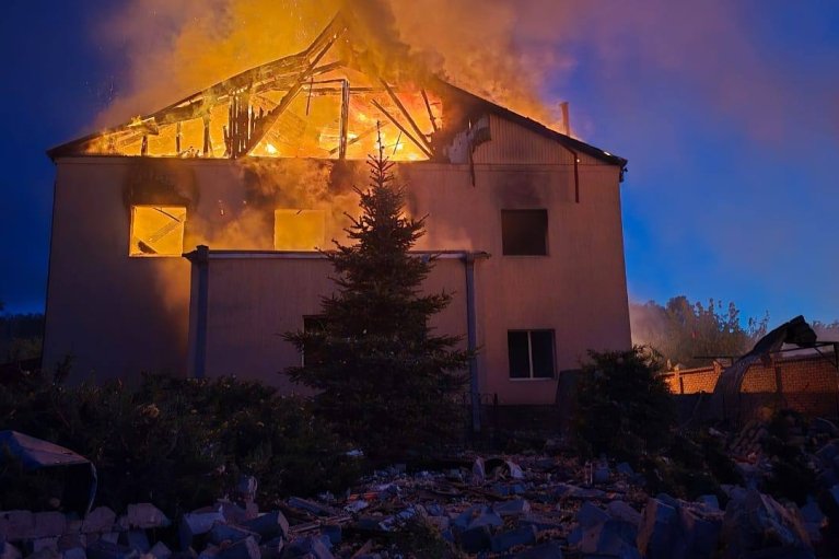 Повітряний удар по Харкову: постраждали двоє людей, пошкоджені щонайменше 12 будинків (ФОТО)