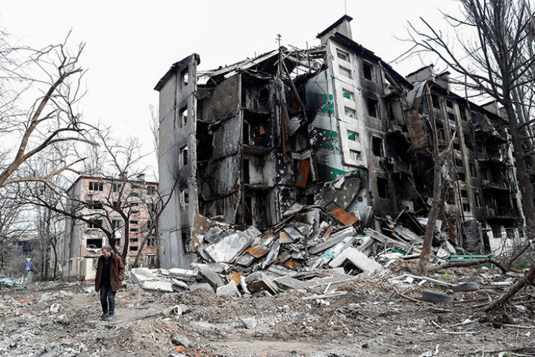 Украинцам начали выплачивать средства за разрушенное жилье, — Шмигаль