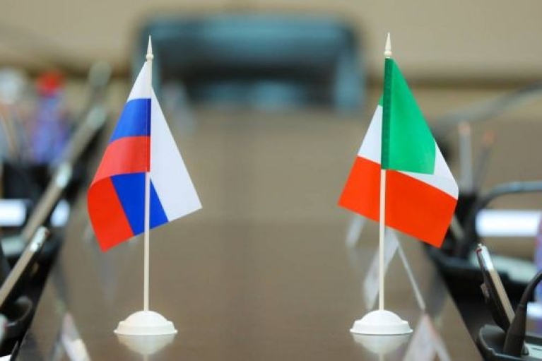 Италия отобрала свои госнаграды у премьера и министров России