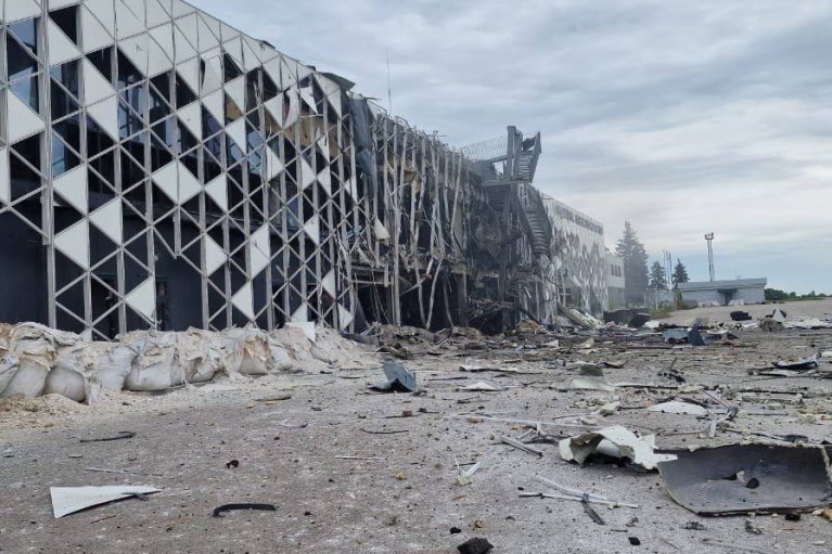 Россияне ударили по аэропорту в Запорожье