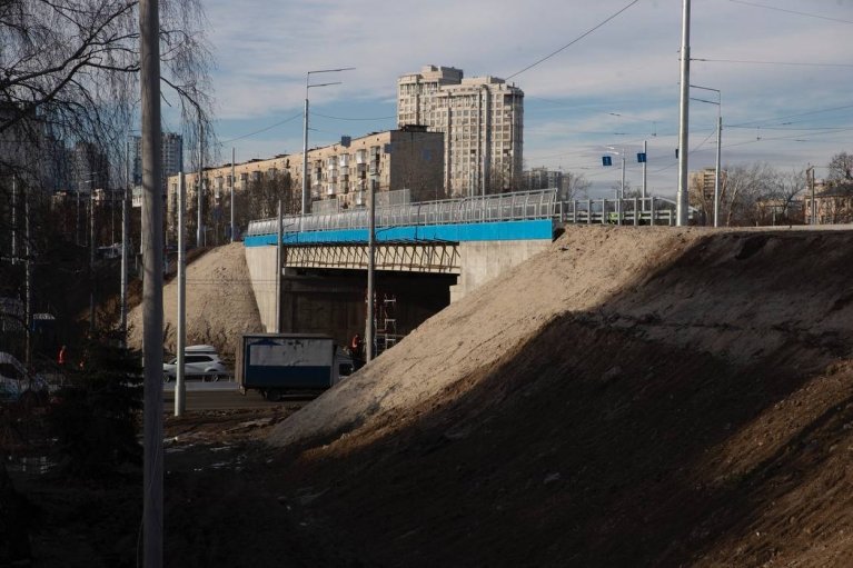 Распространенная некоторыми СМИ информация о реконструкции Дегтяревского моста не соответствует действительности и предвзята, — Киевавтодор