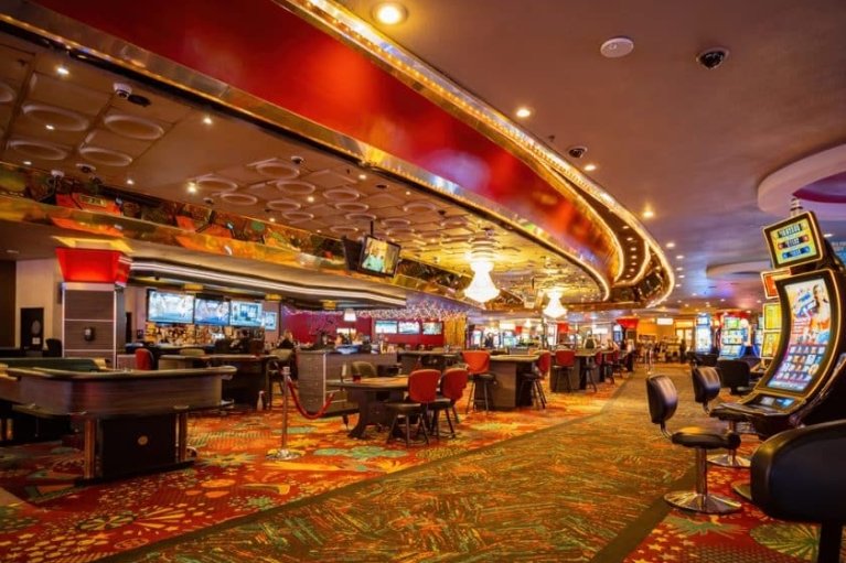 Как потерять выигранных 40 миллионов долларов в казино: голливудская история американца