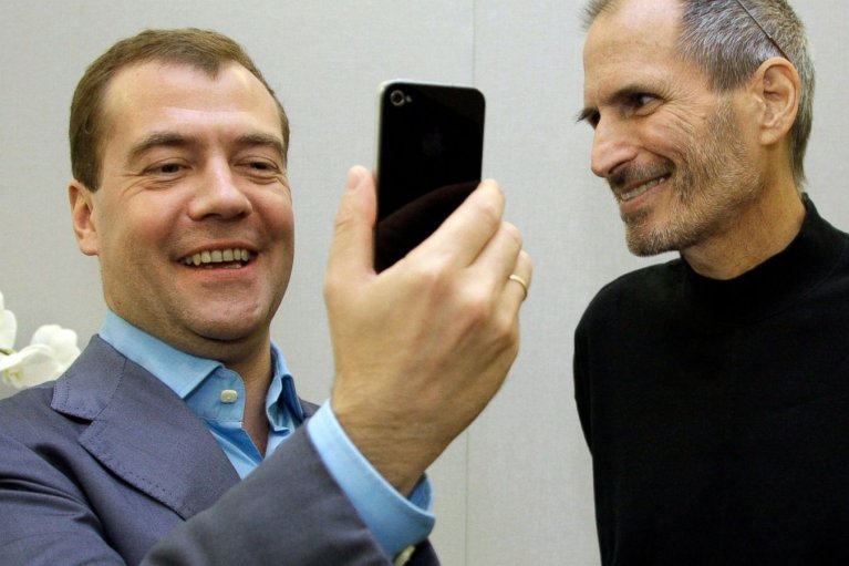 Кремлівські чиновники мають позбутися iPhone до квітня, – ЗМІ