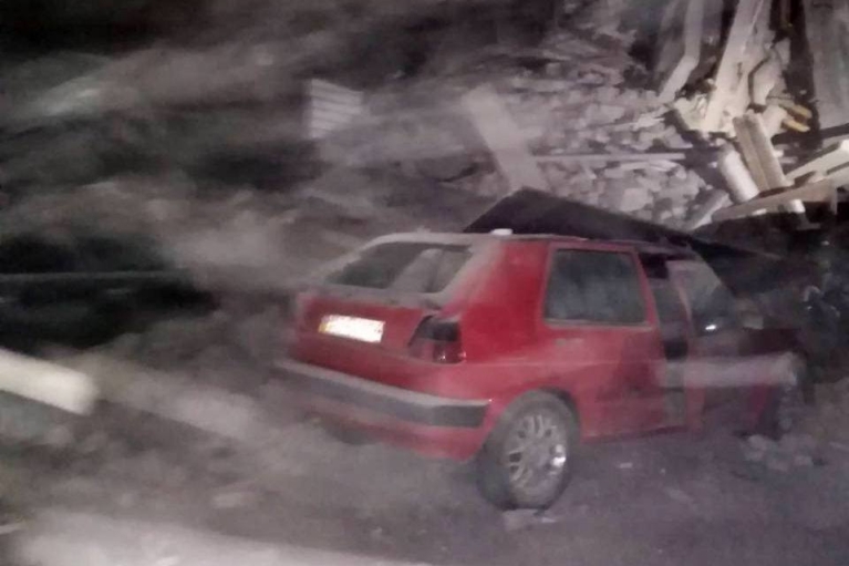 Россияне ударили ракетами по многоэтажкам в Запорожье, под завалами ищут людей (ФОТО)
