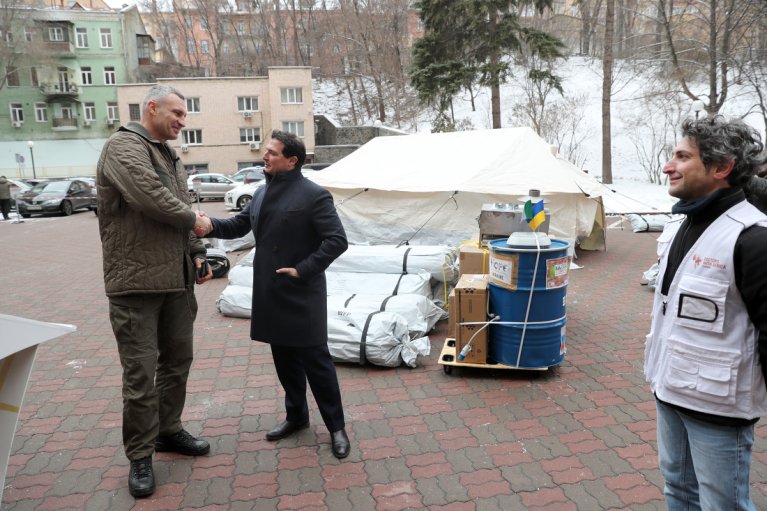 Киев получил из Италии гуманитарную помощь для обустройства пунктов обогрева, - Виталий Кличко