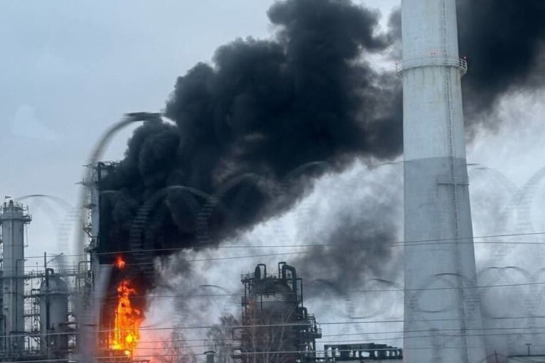 Нефтяной цугцванг Байдена. Почему от Украины требуют не бить по российским НПЗ