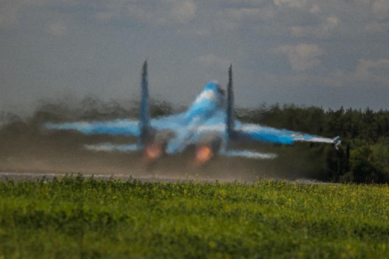 У Повітряних силах пояснили, яких винищувачів потребує Україна в пару до HIMARS-ів