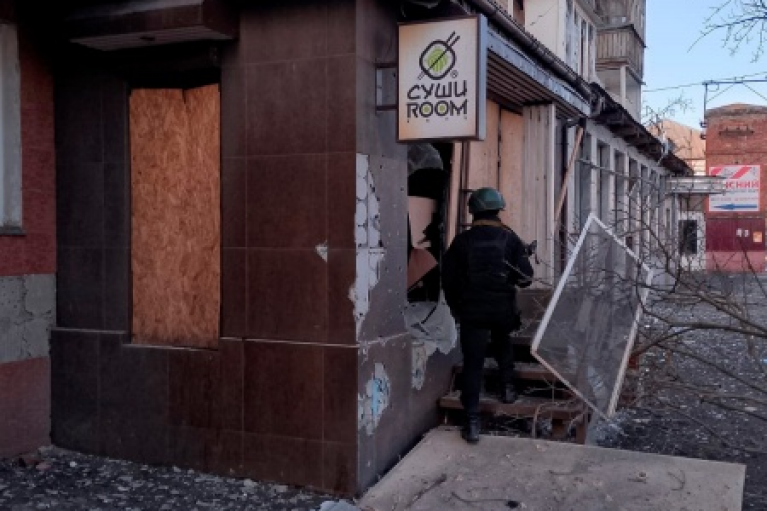 Минимум 30 взрывов, есть раненый: Оккупанты мощно ударили по Волчанску (ФОТО)