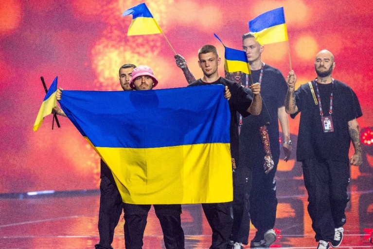 Розовая панама как символ Украины. Почему победа Kalush Orchestra поможет нам в войне