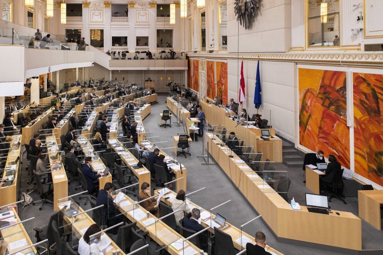 Австрійські депутати проросійської партії вийшли із зали під час виступу Зеленського