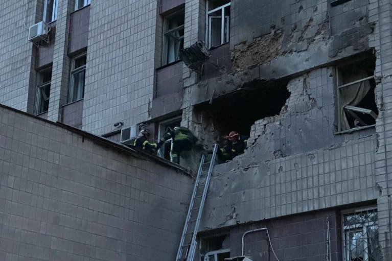 В Киеве во время ночной атаки врага погиб 41-летний мужчина, еще два человека ранены