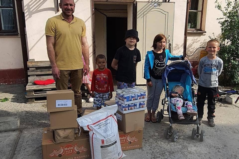 Волонтеры передали продуктовые наборы 2500 внутренне перемещенным лицам в Киеве, - Палатный