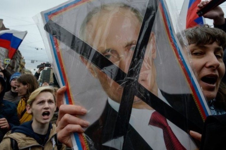 В стійло! У Росії заборонять мітинги біля органів влади