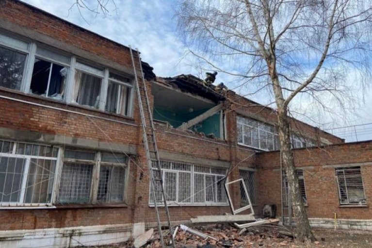 Росіяни обстріляли лікарню на Сумщині: загинув підліток (ФОТО)