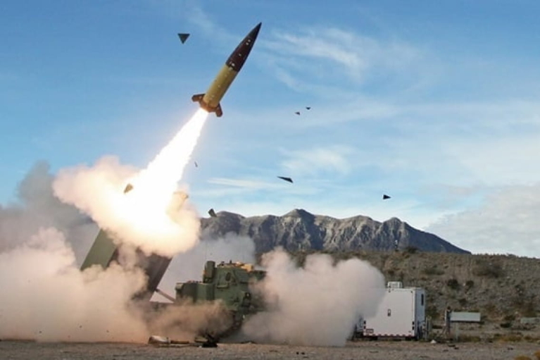 США продолжат поставлять Украине ракеты ATACMS, — Белый дом