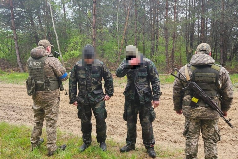 Вплав поверталися в Україну: двох чоловіків затримали біля кордону з Польщею