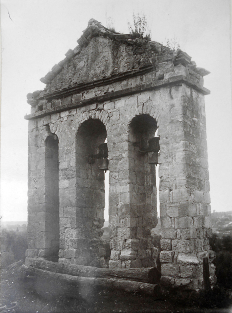 Колокольня костела Св Анны (вид с территории храма). Фото экспедиции Стефана Таранушенко