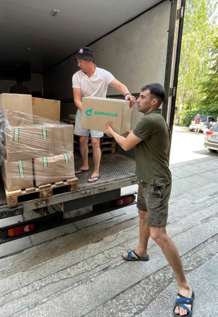 "Дарниця" доставляє гуманітарний вантаж на Херсонщину