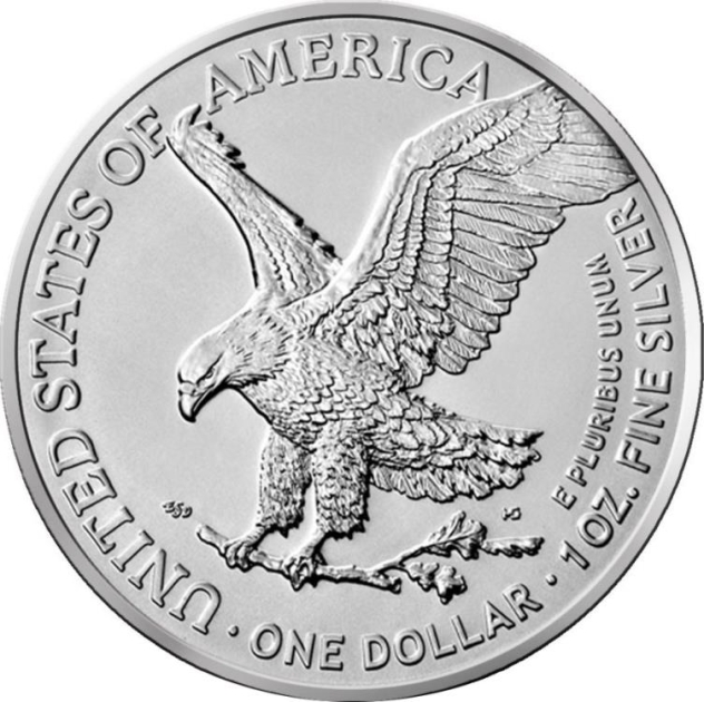На лицевой стороне второй монеты изображение орла – цветное