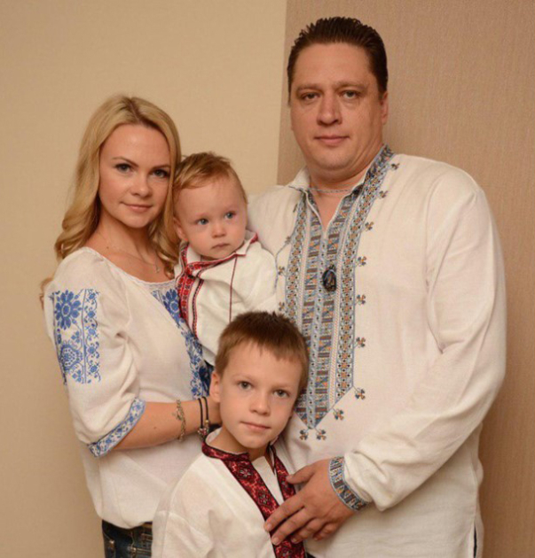 Романа Иванисов с семьей